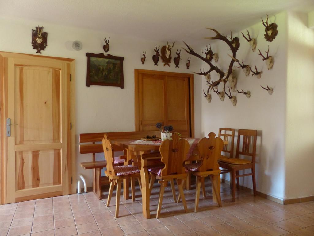 Hotel Bizoni Dvur à Retenice Extérieur photo