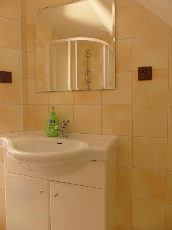 Hotel Bizoni Dvur à Retenice Extérieur photo