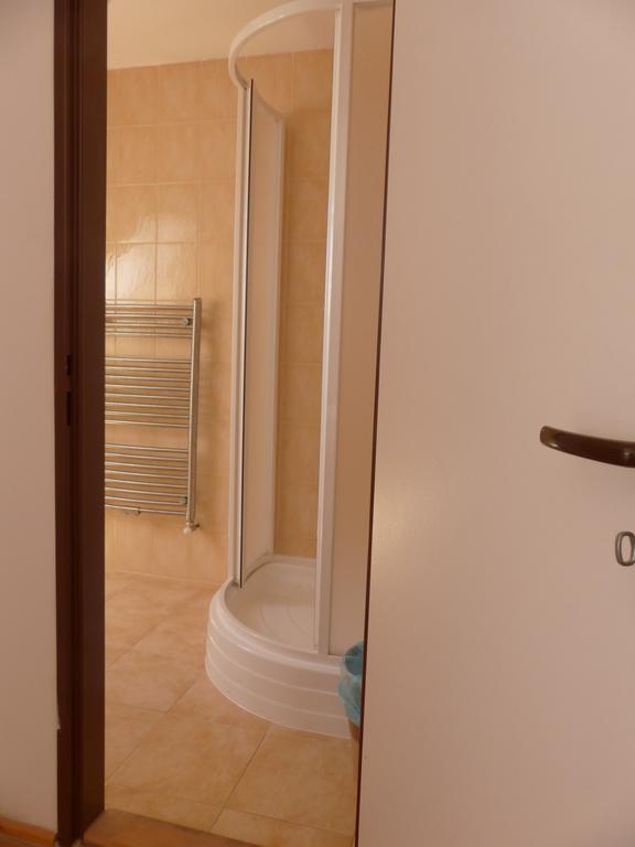 Hotel Bizoni Dvur à Retenice Extérieur photo