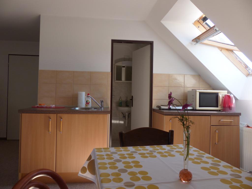 Hotel Bizoni Dvur à Retenice Extérieur photo